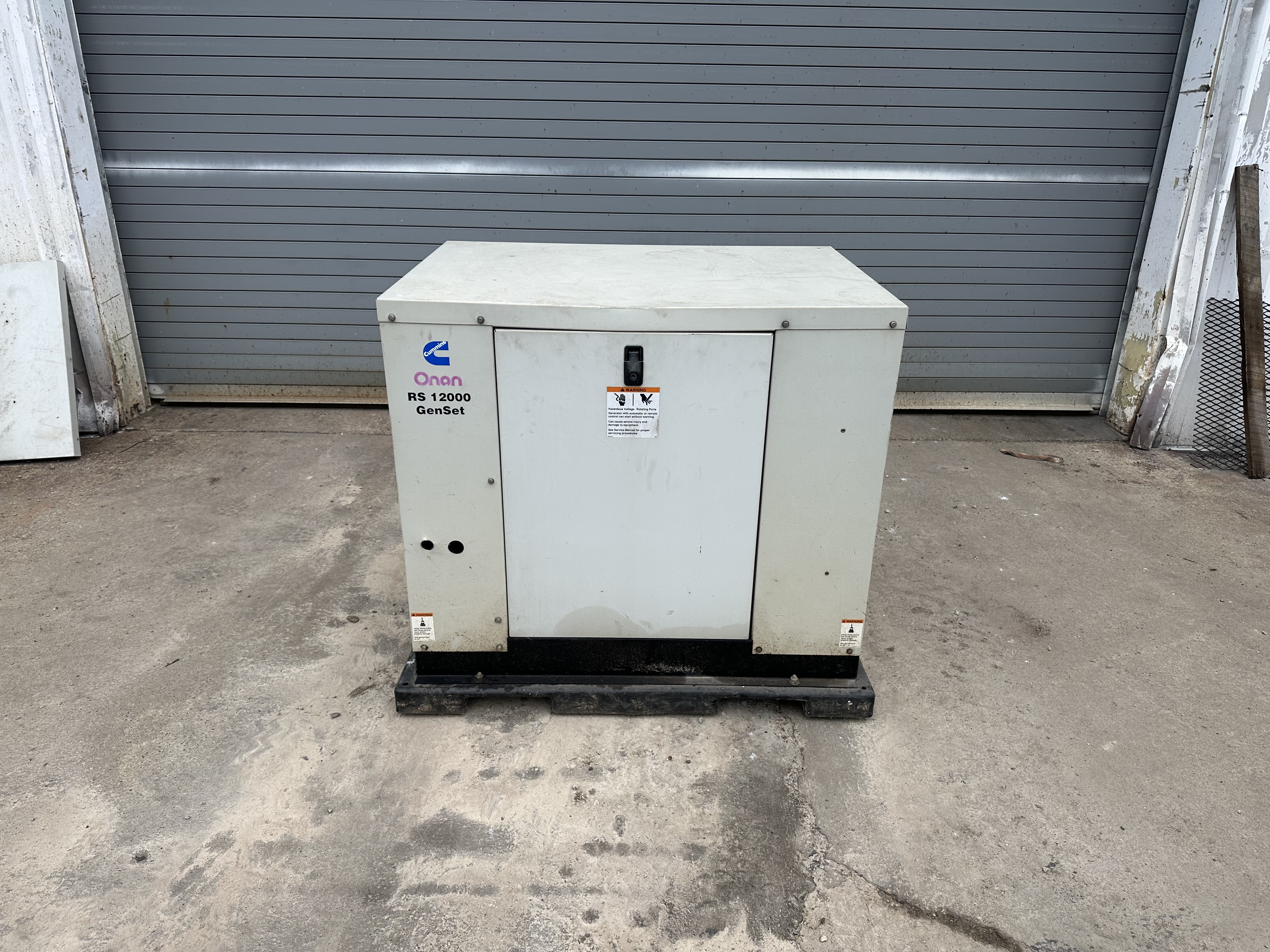 Onan RS12000 Nat Gas/LP Generator 11 KW 120/240 V 45.8 AMPS 11 K